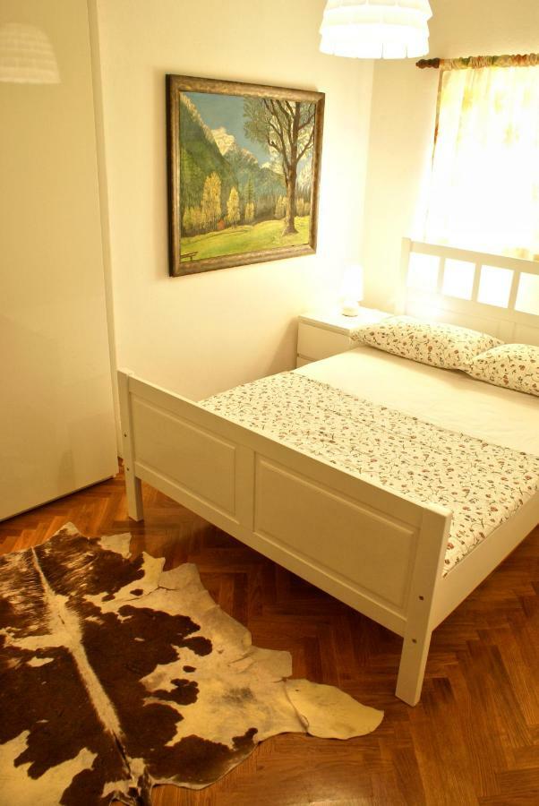 Apartmani Ribarica**** Karlobag Exterior photo